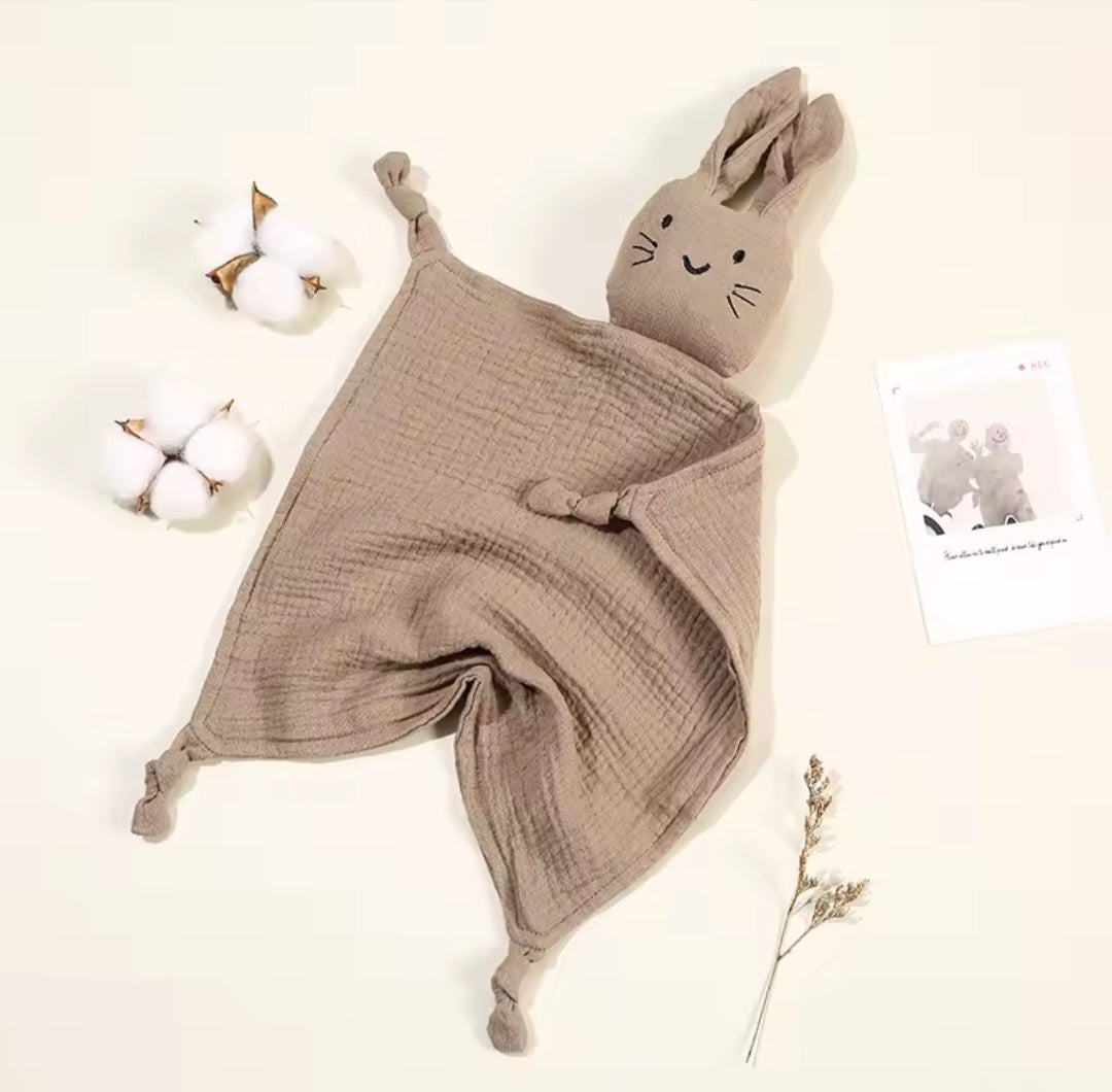 Doudou lapin mousseline coton couleur marron clair