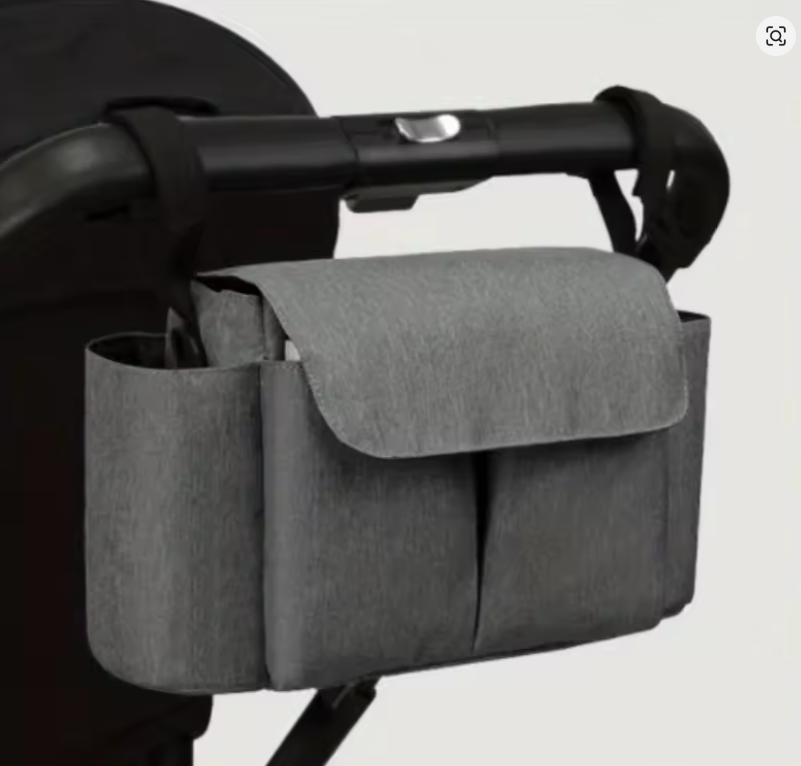 Sac organisateur poussette installé sur poussette